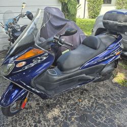 Yamaha 400cc Automatic Motorcicle