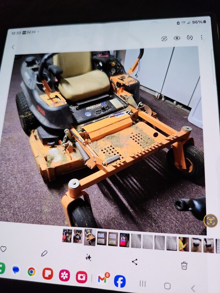 SCAG FREEDOM Z LAWNMOWER