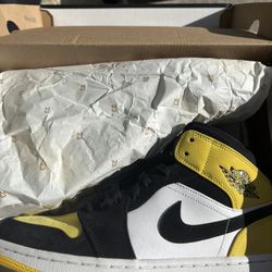 Air Jordan 1 yellow toe