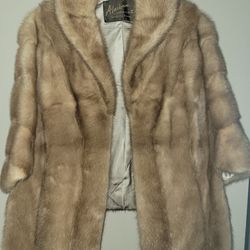 Fur Vintage Over Shoulder Throw Beautiful Women's Alaskan Ladies Jacket Coat