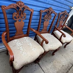 4 Dining Chairs 