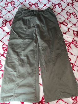 Disclosure green cargo pants
