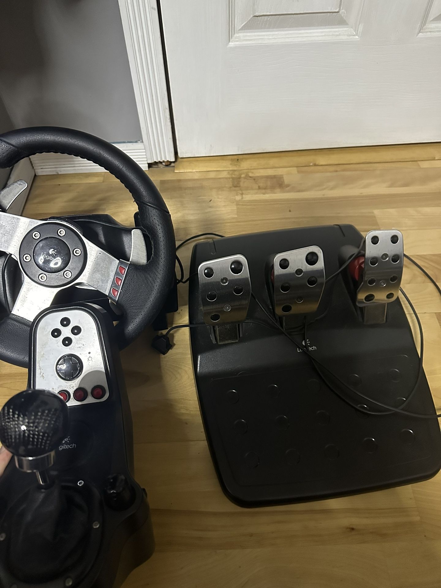 Logitech G27 Racing Wheel