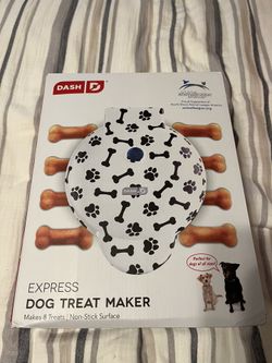 NEW IN BOX DASH DOG TREAT MAKER