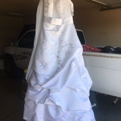 Oleg Cassini wedding dress