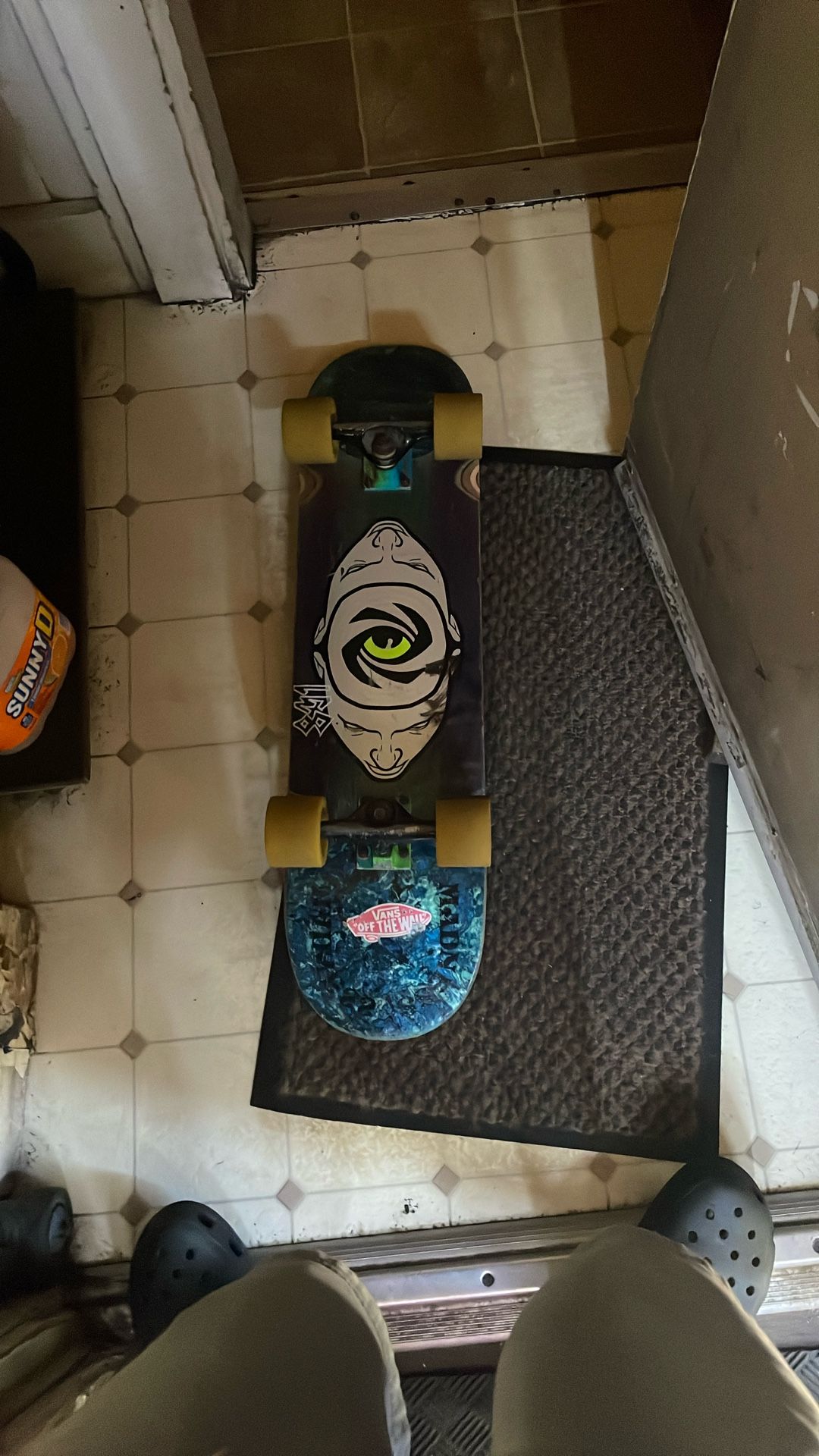 Skateboard With Cruiser Wheels