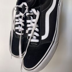 Men’s black Vans 