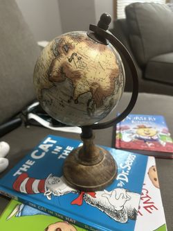 Globe Home Decor Map