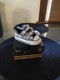 Baby Converse size 3