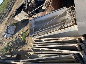 Lights and light bulbs 4 foot