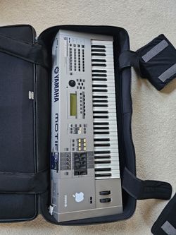 Yamaha MOTIF 6 61-Key Music Production Synthesizer Workstation