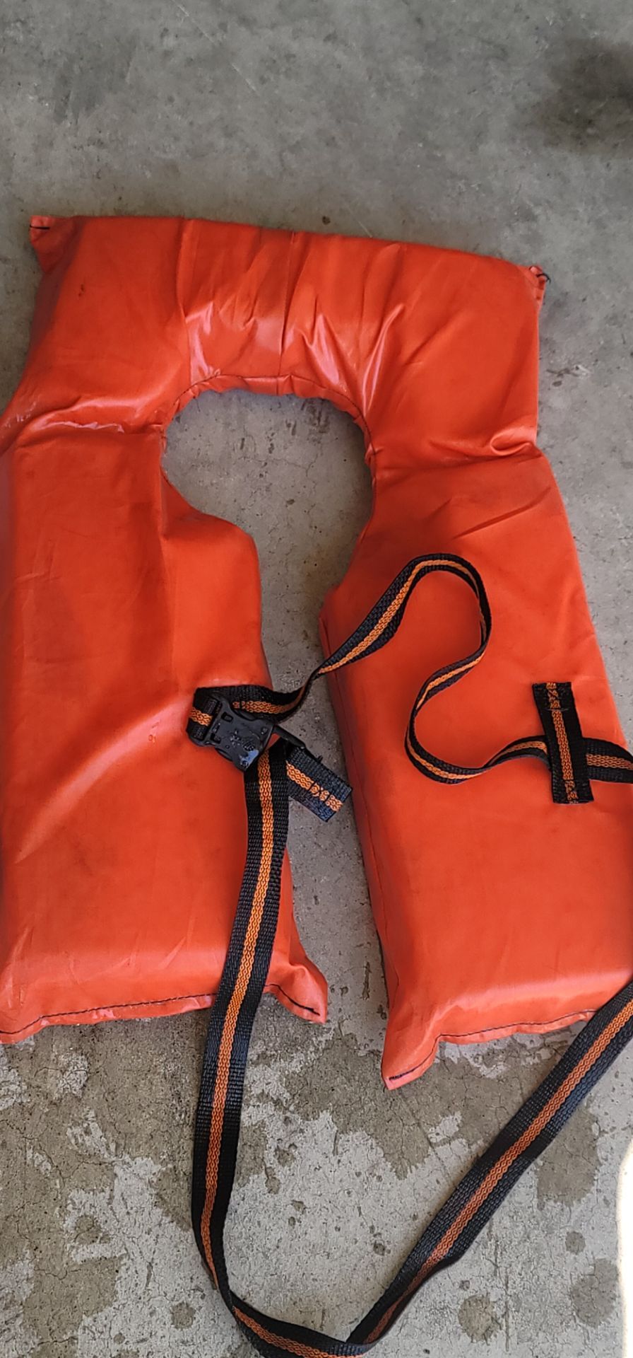 Kids swim life jackets in excellent condition 15 each