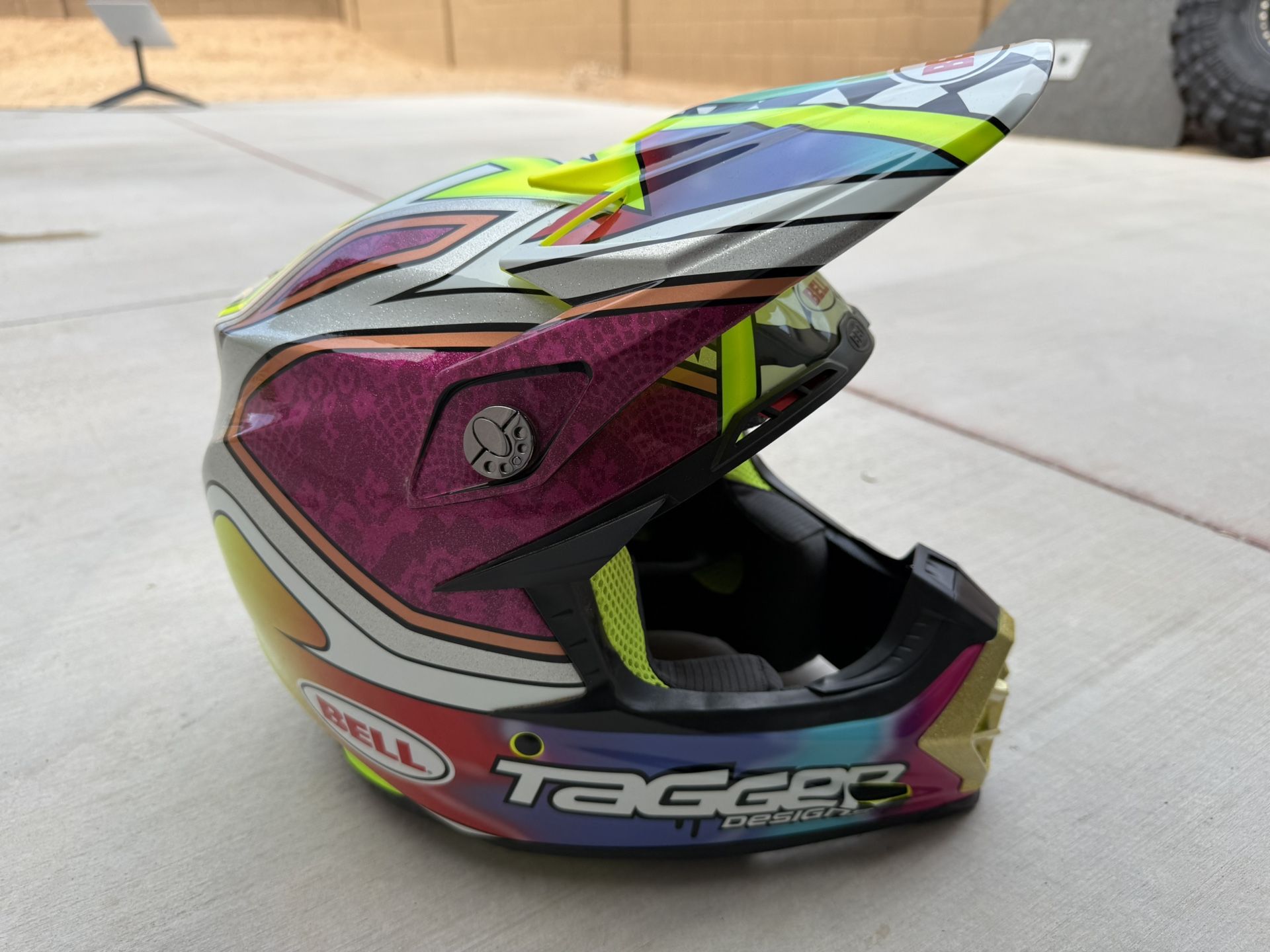 Bell Moto Carbon Flex Helmet Tagger Mayhem
