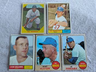 5 Los Angeles Dodgers baseball sports cards going back to 1960. All are original authentic, no copies no reproductions. 

See pictures to determine qu