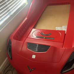 Step2 Corvette Z06 Convertible Toddler-to-Twin Bed