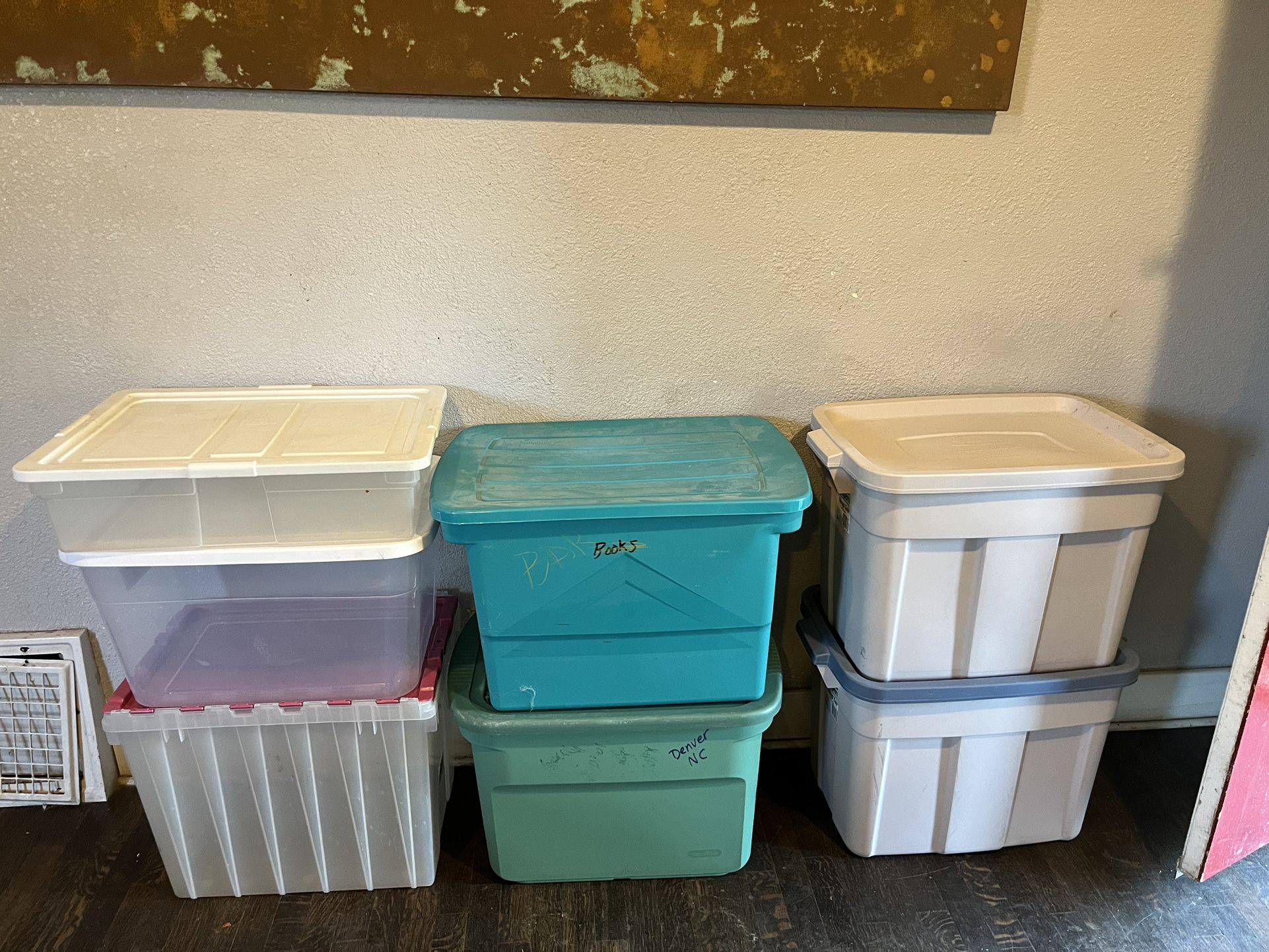 7 Storage bins with lids