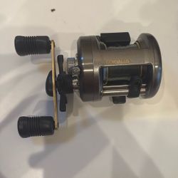 Shimano Fishing CORVALUS 300 Round Reels