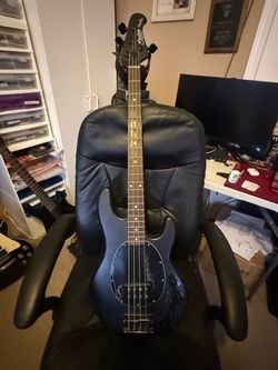 Sterling By MusicMan Stingray Ray34HH