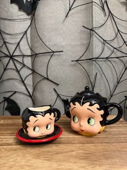 Betty Boop Ceramic Teapot and Teacup Set