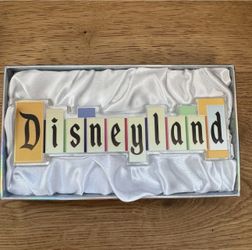 ARRIBAS BROTHERS HERITAGE COLLECTION DISNEY DISNEYLAND GLASS MARQUEE