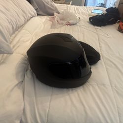 Triangle Motorcycle Helmet Size Medium Brand New 