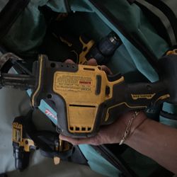 DEWALT ATOMIC 20V MAX Cordless One-Handed Reciprocating Saw