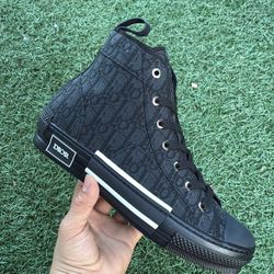 Black Dior B23 