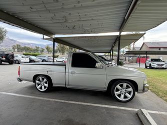 Nissan hardbody