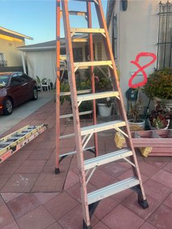 Escalera de 8 pies de fibra de vidrio perfectas, condiciones muy barata