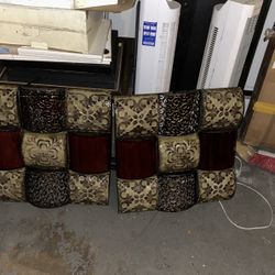 2 Decorative Pictures