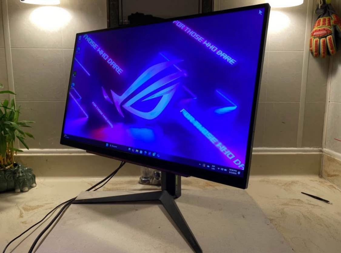 LG UltraGear 27" 4K 27GR93U 144Hz Gaming Monitor