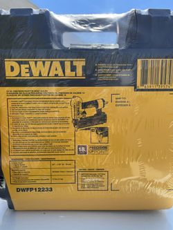 Dewalt Brand Nailer ( Pistola de Clavos )
