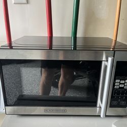 Black+Decker Stainless Microwave