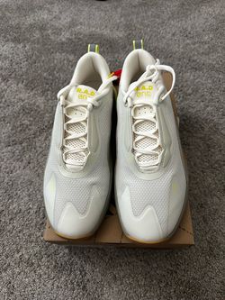 https://offerup.com/redirect/?o=Ui5BRA== One V2 Green Gum shoes brand new