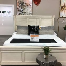 Bolanburg Antique White Panel Bedroom Set (Queen and King Bed Frame