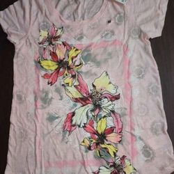 NEVER USED.  Women's Shirt  Size Medium 