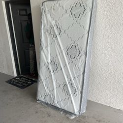   Mattresses: twin, full , queen regular ,  Colchon Nuevo Colchones plush or pillow top available cama bed mattress 