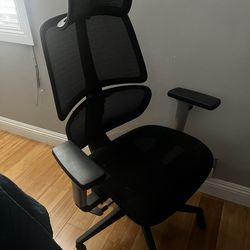 Ergonomic computer chair