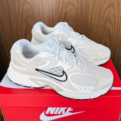 $65 Women’s Nike V5 Brand New Size 11 (Men’s 9.5)