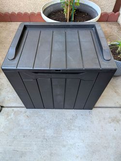 30 Gallon Outdoor Storage Box