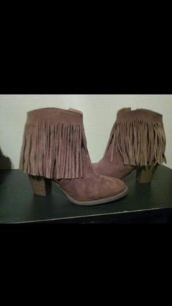 Size 9 women fringe heels