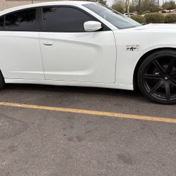 2015 Dodge Charger v6
