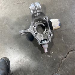 Front Knuckle Left Side Jeep Cherokee Latitude