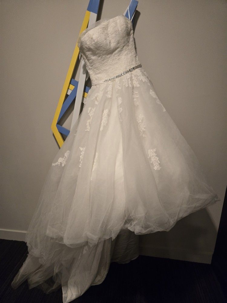 NEW Pronovias Designer Wedding Dress - Unworn and unaltered