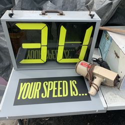 Radar and digital speed zone sign