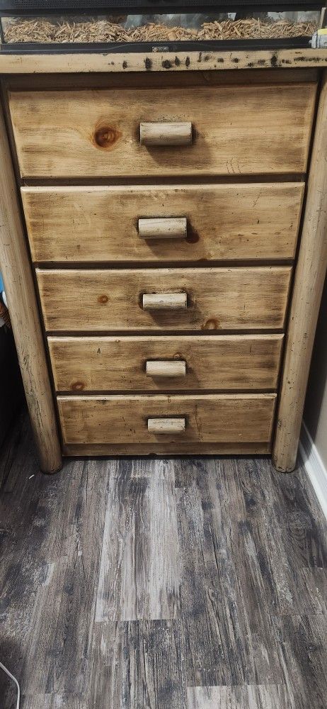 Dressers And End Tables