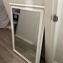 white mirror 