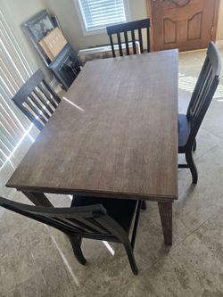 Dinning table 4 chairs