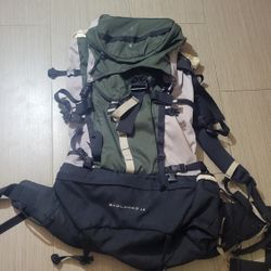 North FACE backpack W/detachable Top Carbon Frame NICE