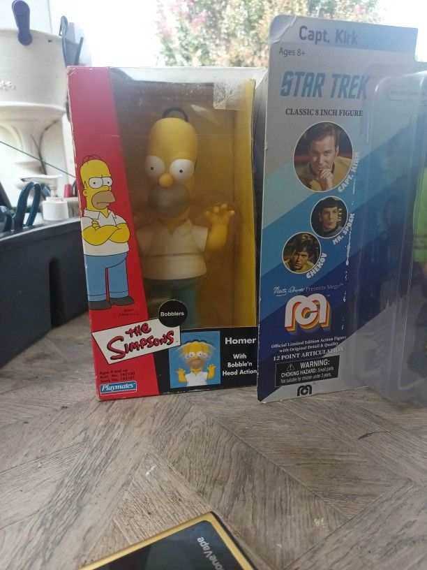 The Simpsons Bobble'n Homer & Captain Kirk Star Trek Action Figure